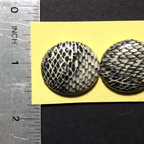 Sleek Sassy '80s Snakeskin Lg Circle Earrings Wild Retro Find #VintageEdge #80s - Picture 2 of 3